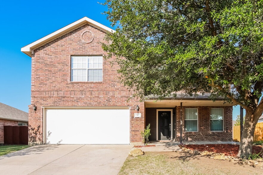 Primary Photo - 307 Saddlebrook Dr