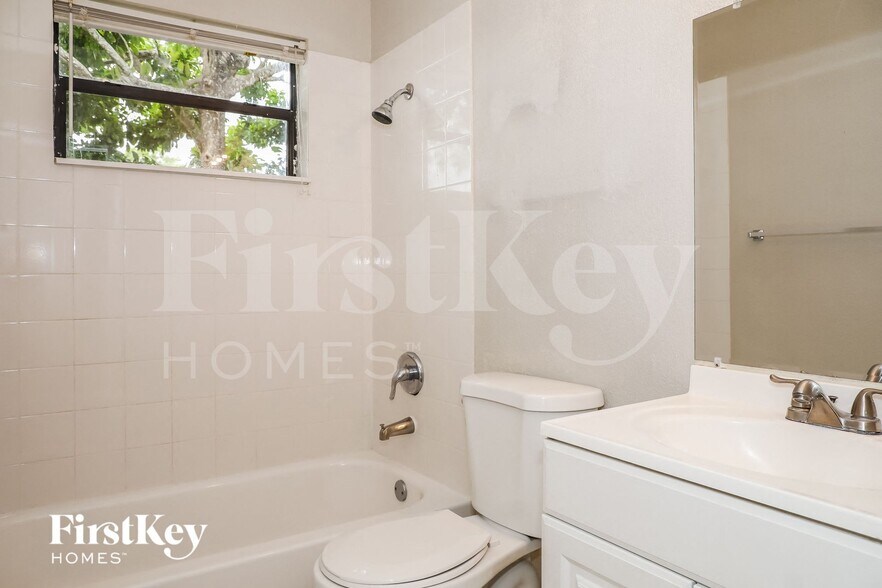 Building Photo - 3453 NW 191st St