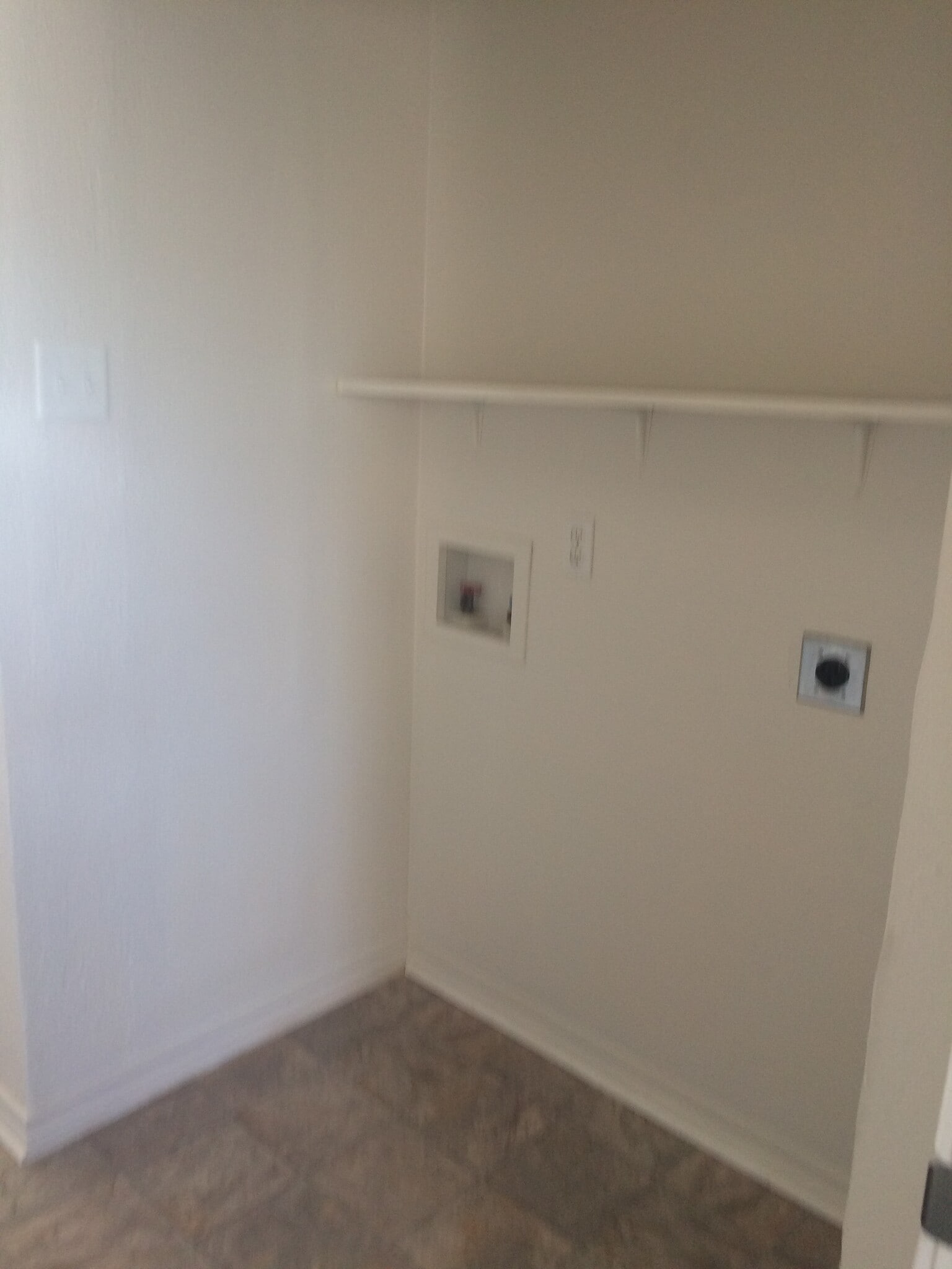 Washer/Dryer Connection - 700 N Tyler