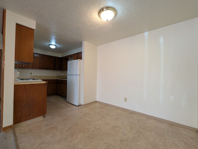 Building Photo - Great 2 bed/1 bath duplex in Santa Clara!