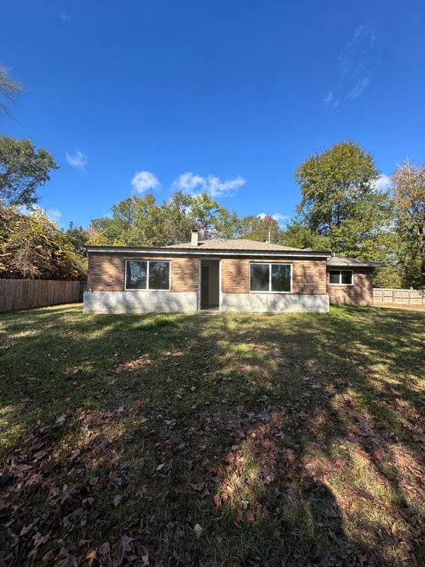 Building Photo - 6838 Apona St