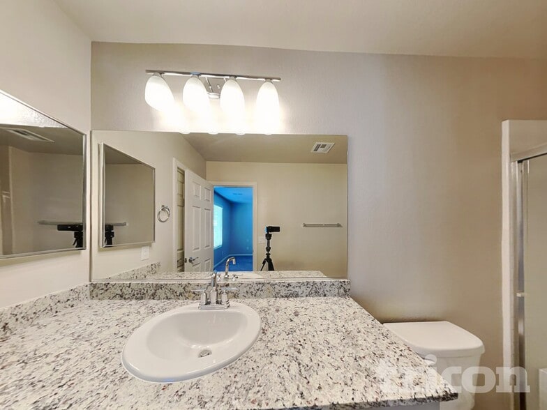 Building Photo - 7237 Halo Falls St