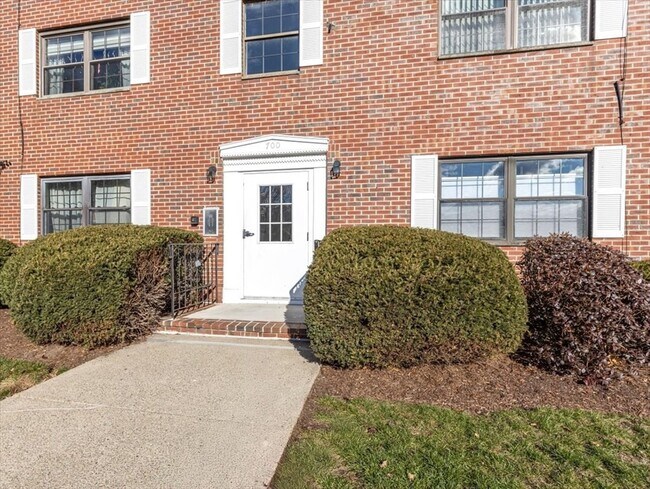 Building Photo - 360 Neponset St