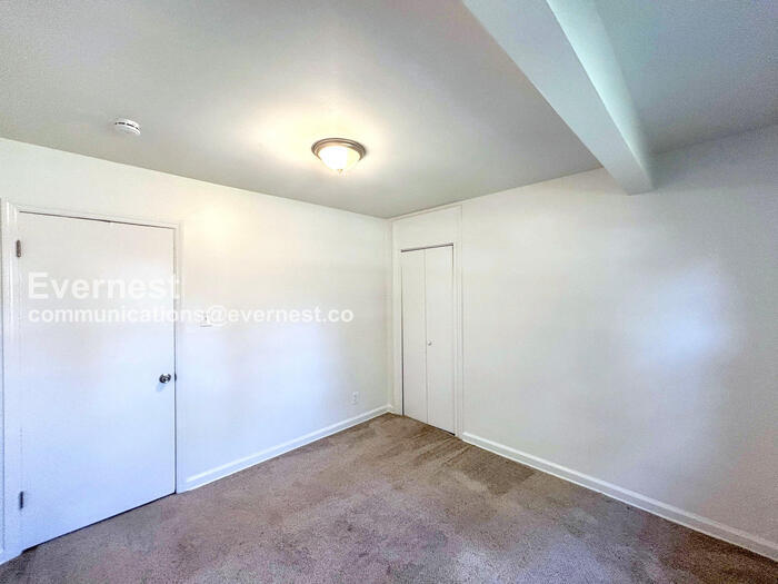 Building Photo - 3601 Hendricks Ave