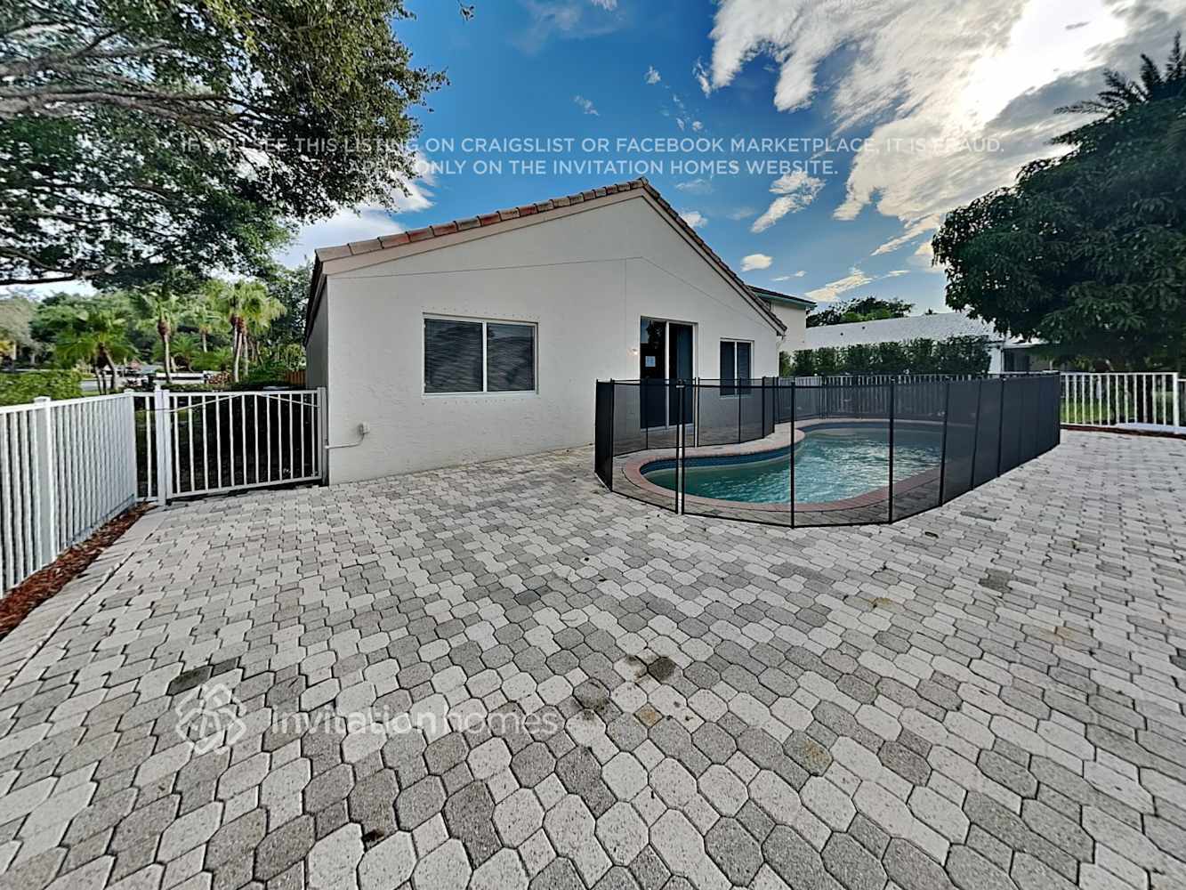 Building Photo - 1401 Banyan Cir