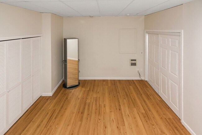 Building Photo - 109 Salem St