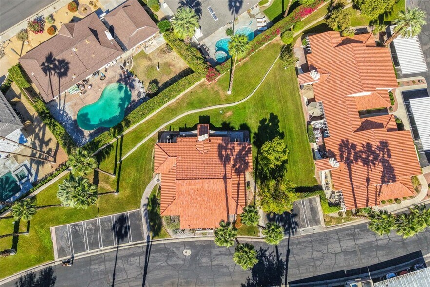 Building Photo - 2701 E Mesquite Ave