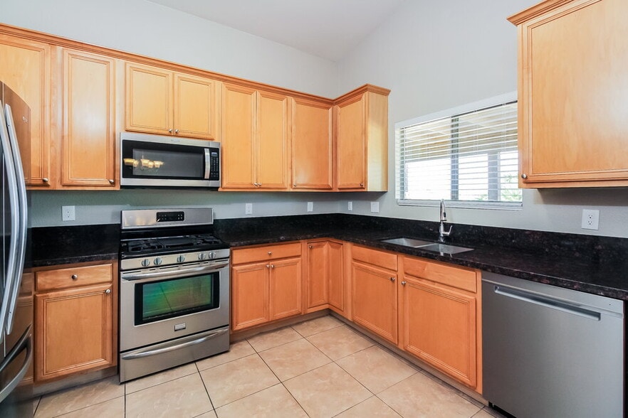 Building Photo - 5536 S Desert Redbud Dr