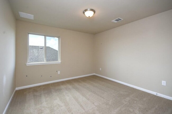 Building Photo - 621 Carly Ann Ln