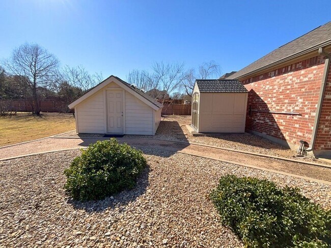 Building Photo - 1205 Golden Gate Dr