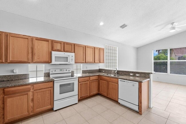 Building Photo - 9193 Cove Point Cir