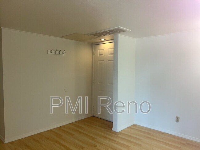 Building Photo - 2555 Clear Acre Ln