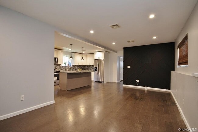 Building Photo - 346 Angelo Dr