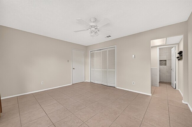 Building Photo - 8638 Little River Rd