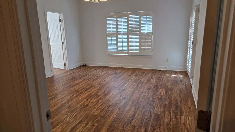 Building Photo - 324 Avenue of the Oaks