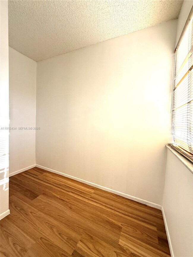 Building Photo - 313 Gardens Dr