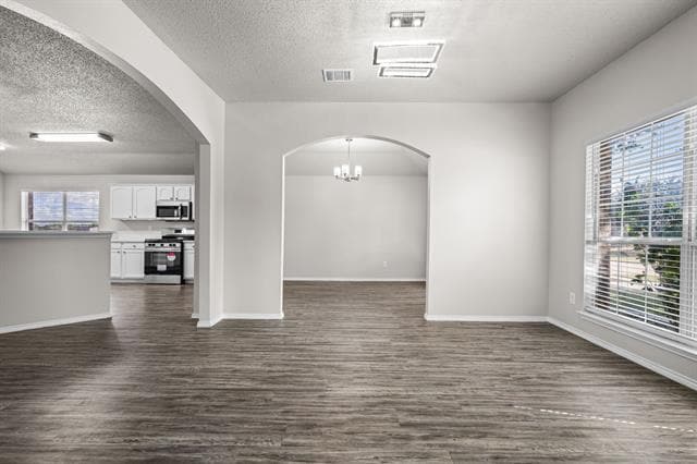 Building Photo - 549 Seminole Trail