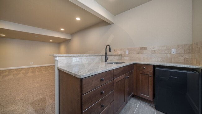 Building Photo - Stunning 4 Bedroom Patio Home in Flying Horse
