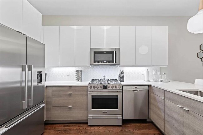 Building Photo - 267 Baldwin Ave