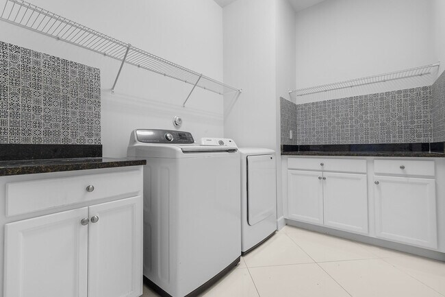 Building Photo - 5934 Buttonbush Dr