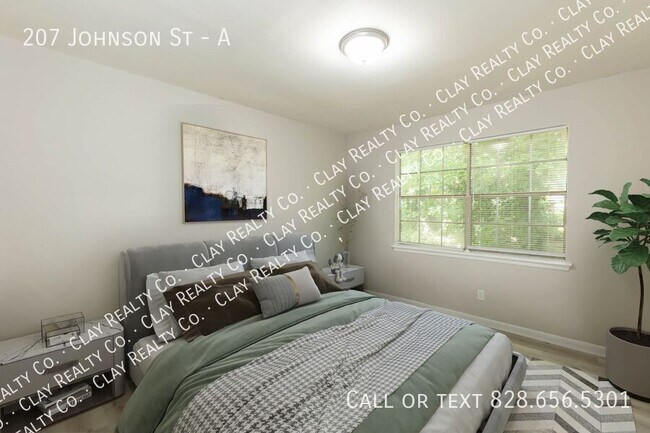 Building Photo - 207 Johnson St