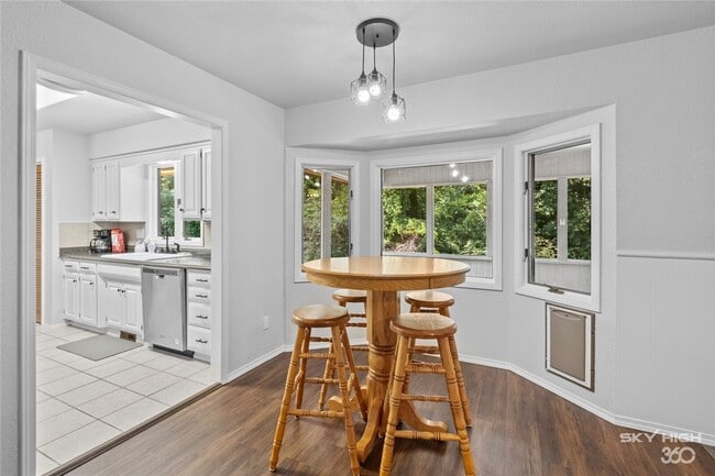 Building Photo - 13 Yarmouth Dr