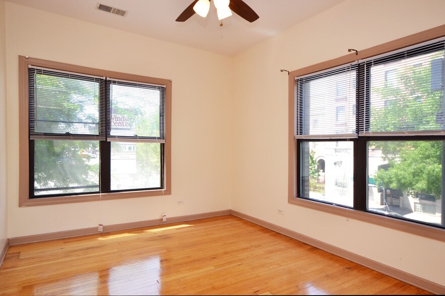 Bedroom 1 - 952 W Windsor Ave