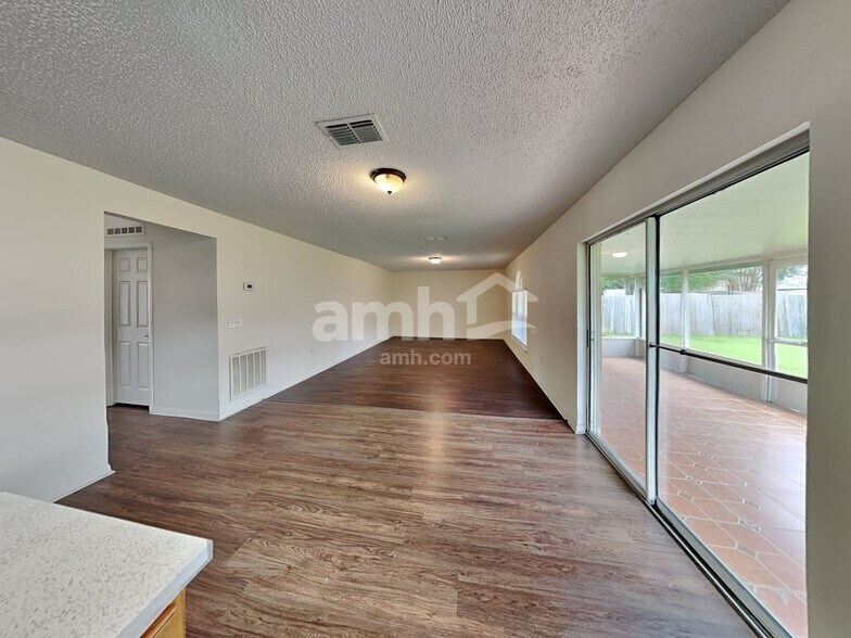 Building Photo - 5514 Ortega Park Blvd