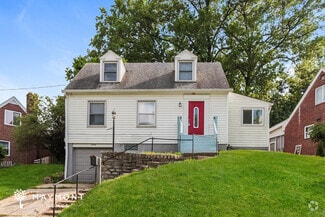 Building Photo - 2700 Powell Dr