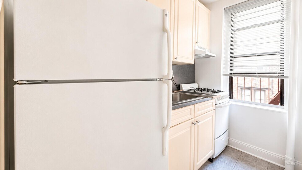 Building Photo - 615 W 172nd St