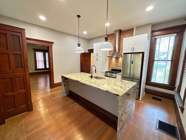 Building Photo - W Hubbard Ave 105-107 NCR