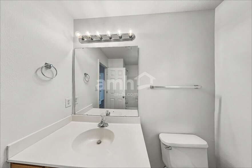 Building Photo - 10510 Glory Meadow Ct