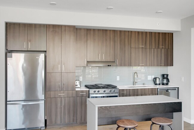 Building Photo - 210 Wall St