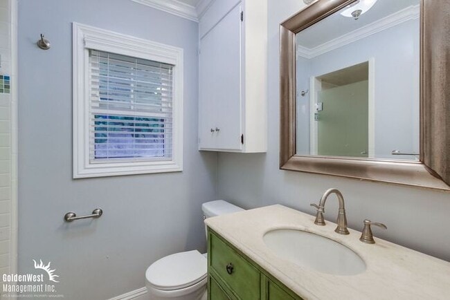 Building Photo - Newly Upgraded 3Bdm 2Ba Home in the Heart ...