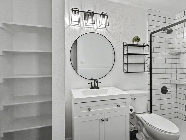 Building Photo - Remodeled Far West-Side Home with Spacious Backyard