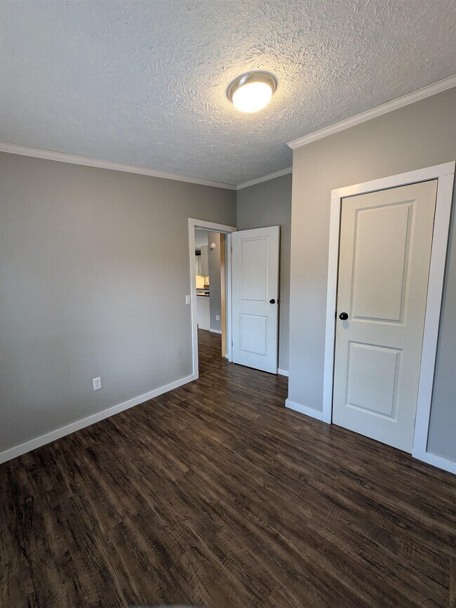 Building Photo - 11 Corn Hill Rd