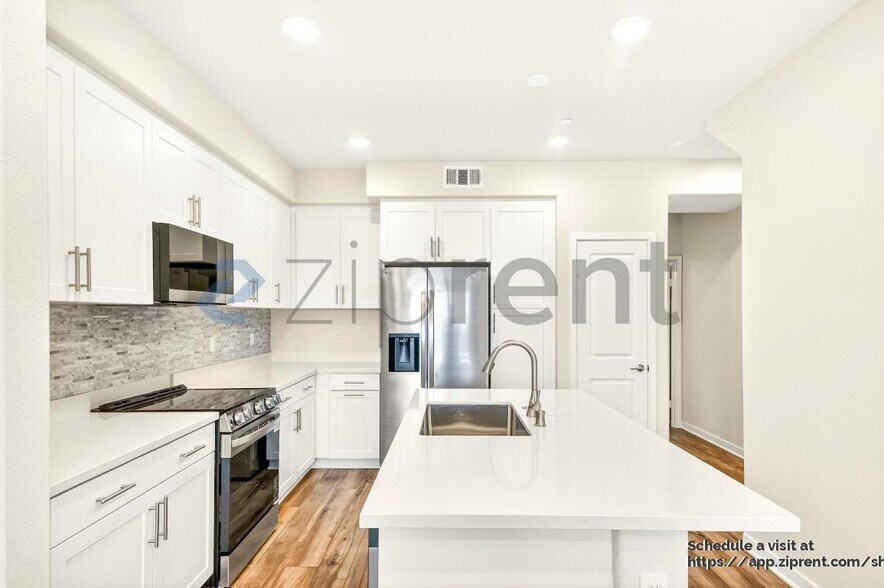 Building Photo - 9515 Hannah Wy