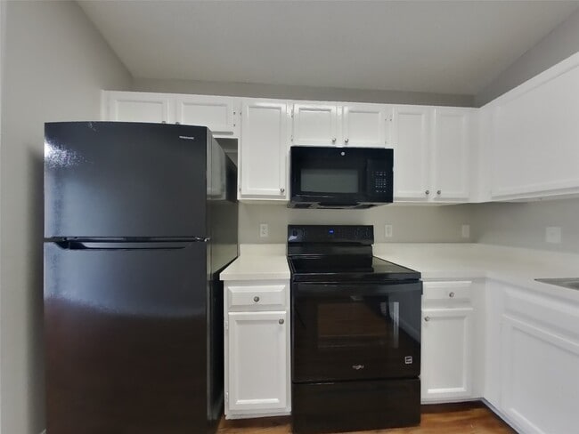 Building Photo - 3142 Boynton Dr