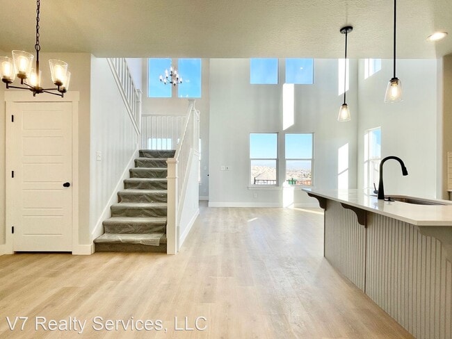 Building Photo - 3 br, 2.5 bath House - 4306 W. Silver Peak...