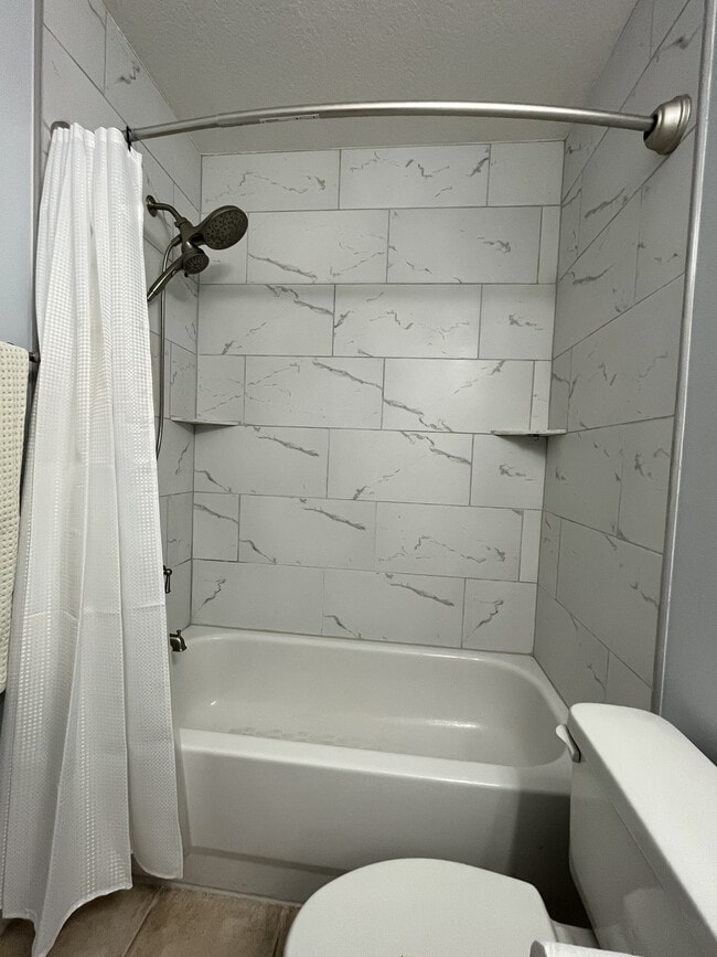 Building Photo - 2636 SW 35th Pl