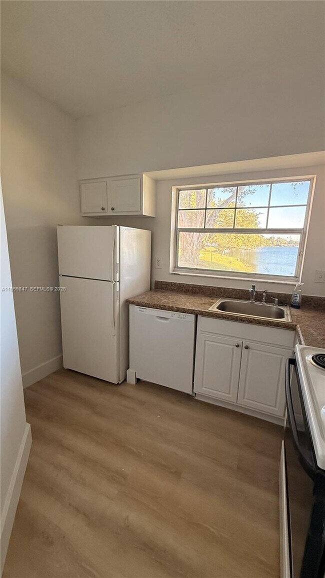 Building Photo - 2301 NW 96th Terrace