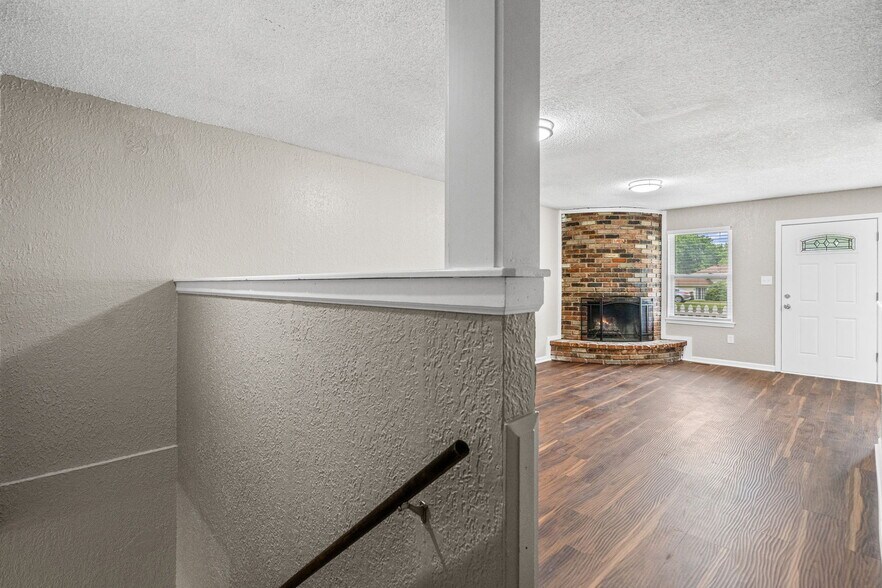 Building Photo - 2826 S 55th St