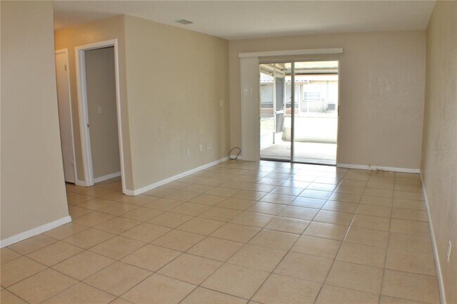 Building Photo - 9515 Fieldview Cir