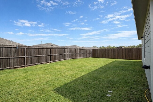 Building Photo - 1816 Barrie Wy