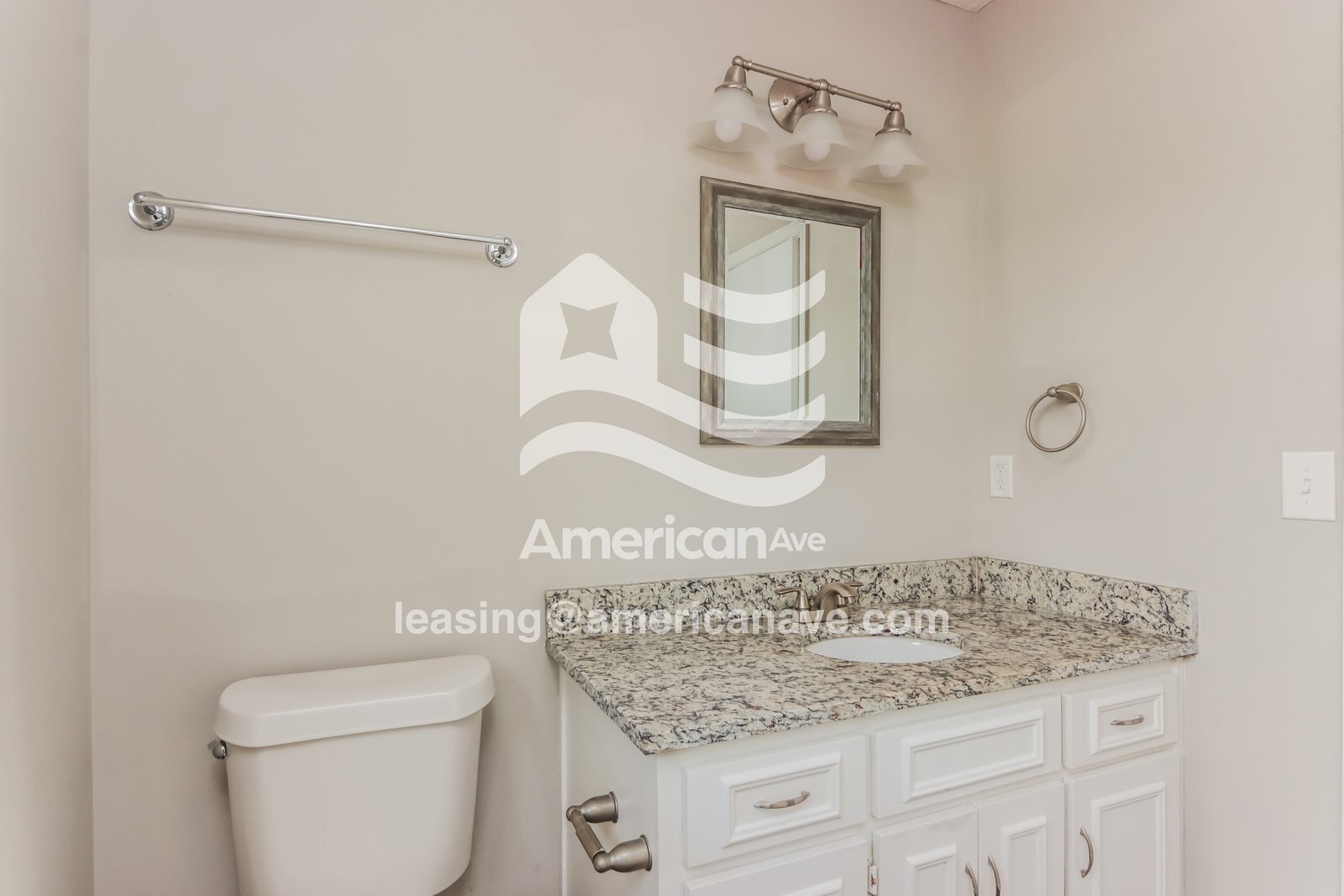 Building Photo - 713 9th Ave S