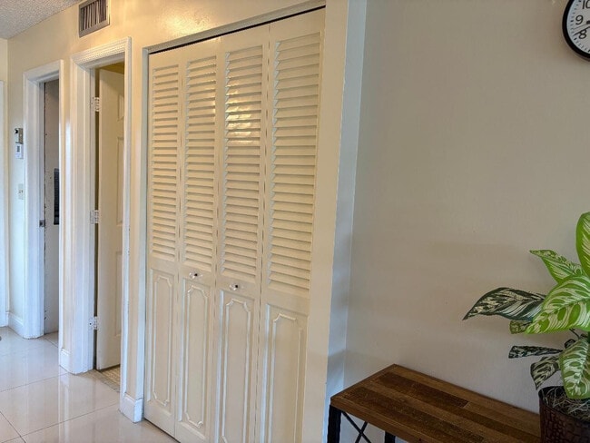 Building Photo - 8900 Washington St