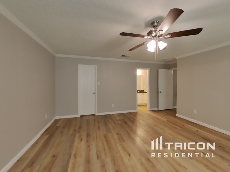 Building Photo - 8009 Mosstree Dr