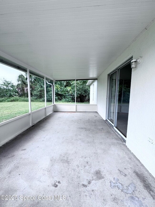 Building Photo - 1175 Nordic St NW