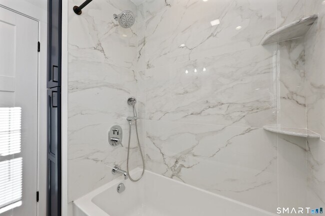 Building Photo - 60 Walter Ave