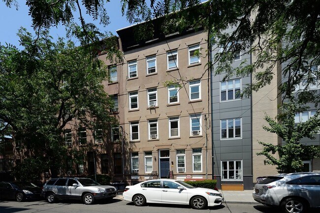 Building Photo - 212 9th St
